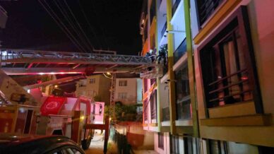 apartman dairesinden yukselen duman panige neden oldu 5NgF1AlK