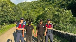 artvinde kacak gocmenler ormanlik alanda yakalandi 2ynvDcJx