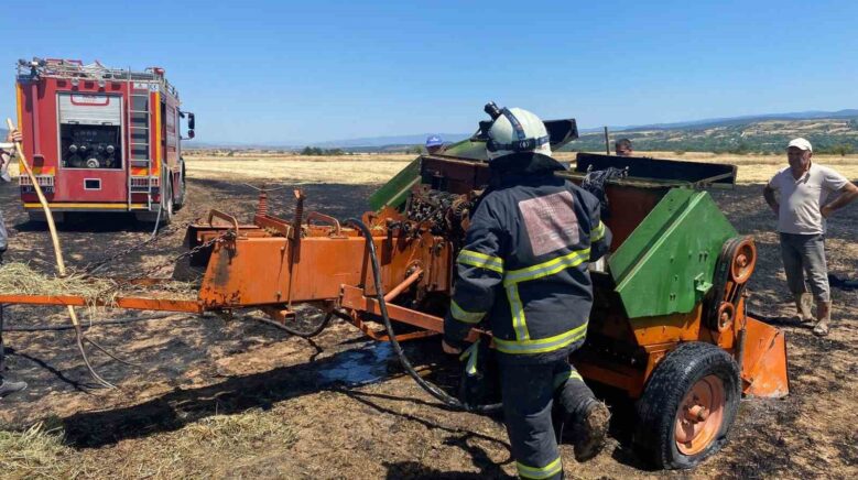 balya makinesinde cikan yangin tarlaya sicradi ekiplerin mudahalesiyle sonduruldu 8nPueXbM