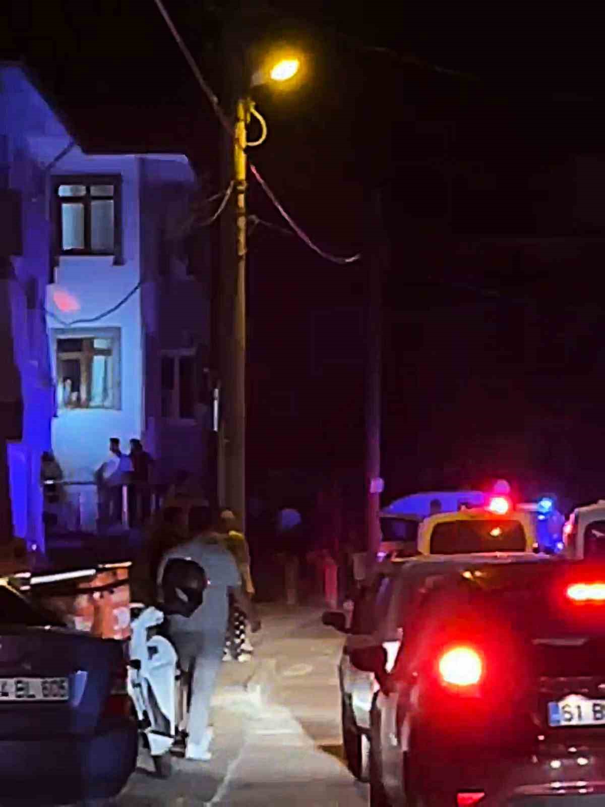 bartinda kiskanclik krizi eski karisini ve uvey kizini bicakla yaraladi Y6REYL3H