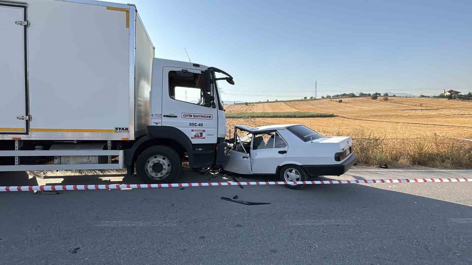 boluda kamyonla carpisan fiat tofas hurdaya dondu 1i agir 2 yarali