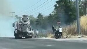 boluda yol kenarina atilan sigara izmariti kuru otlari yakti IeaGGWmY