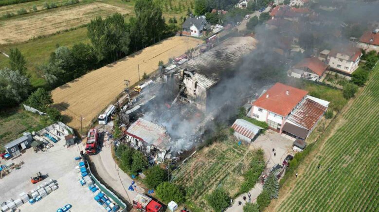 boludaki fabrika yangini kontrol altina alindi 7d21h9fT