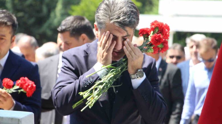 bolunun kahramanlari dualarla anildi OQxEuuiA