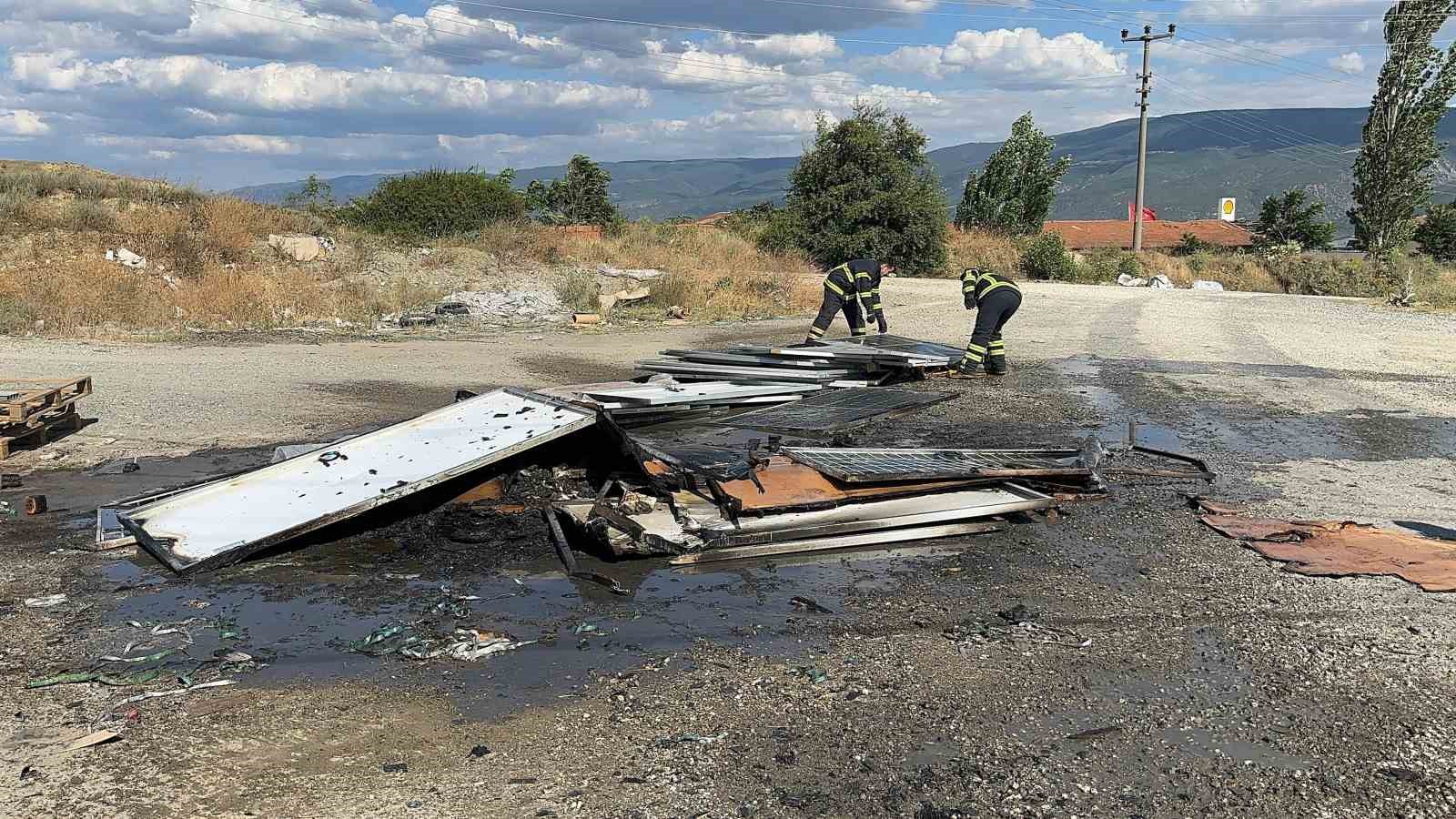 copte cikan yangin gunes enerjisi panellerine sicradi u15myMPd