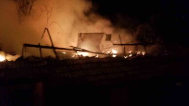 corumda cikan yanginda 2 ev 2 garaj ve 1 ahir kul oldu Lk7ucecS