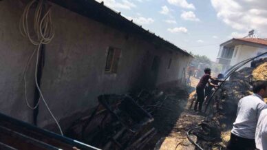 corumda cikan yanginda 550 balya ot kul oldu ftV8D8Rn