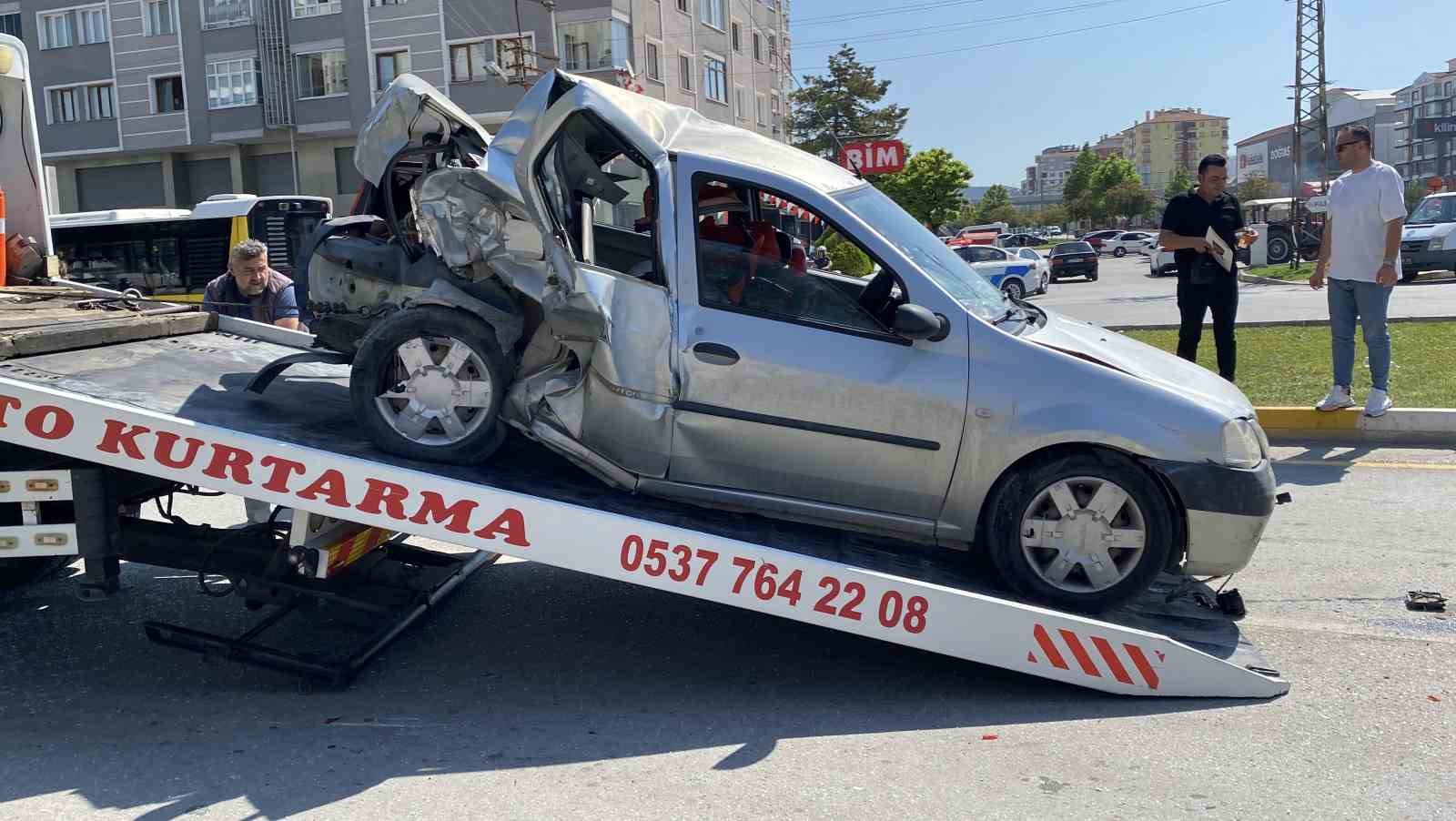 corumda zincirleme kaza 6 yarali A62WIC6D