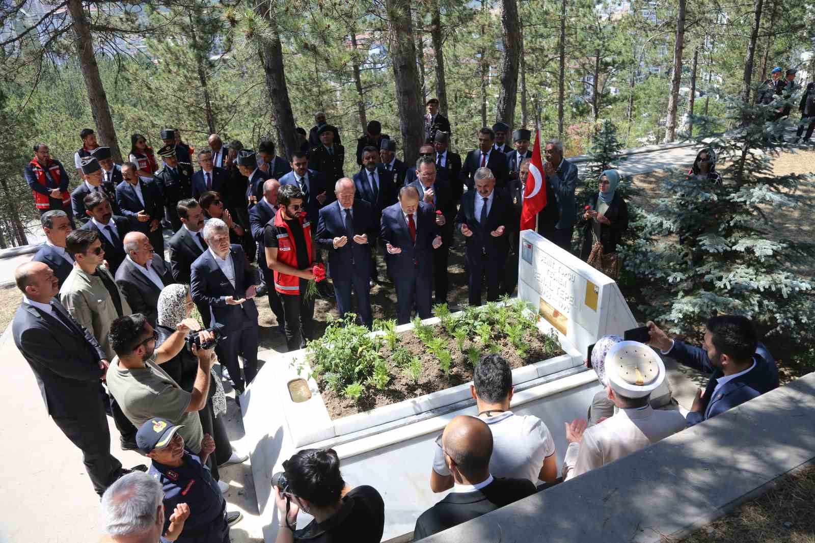 demokrasi ve milli birlik gununde sehitler dualarla anildi eYGFJbU5
