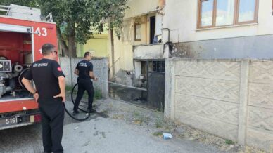 devriye atan polislerin fark ettigi yangin kisa surede sonduruldu MTFG9Yci