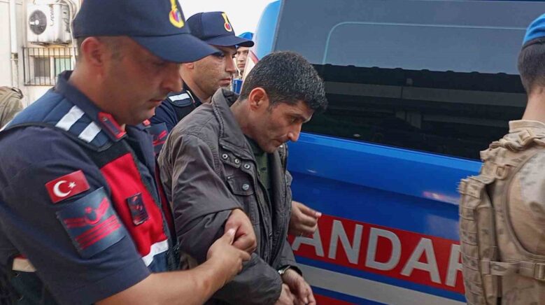 esini bicaklayarak olduren adam tutuklandi G7l2zPpY