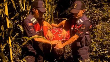 gurcistana kacmak isteyen firari sahis sinirda yakalandi AAPTgV5z