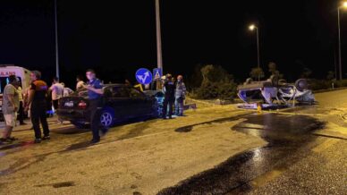 iki otomobilin carpistigi kazada 2si agir 7 kisi yaralandi GvWJXfM9