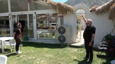 kafeteryanin catisina cikan tilki kamerada 64H8PKJL