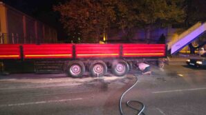 karadeniz ereglide seyir halindeki tirin lastikleri alev aldi pgEw7eBY