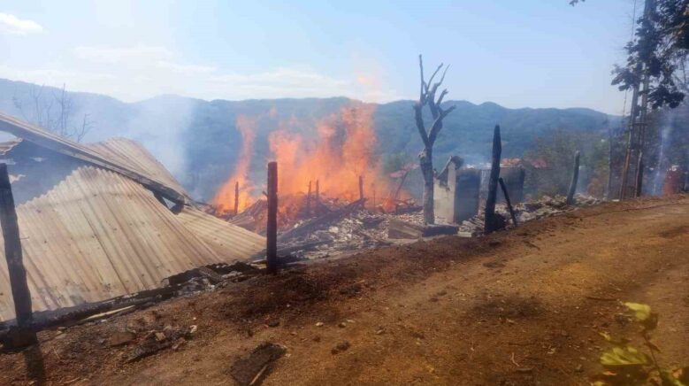 kastamonuda ev yangini wtIYpz2U