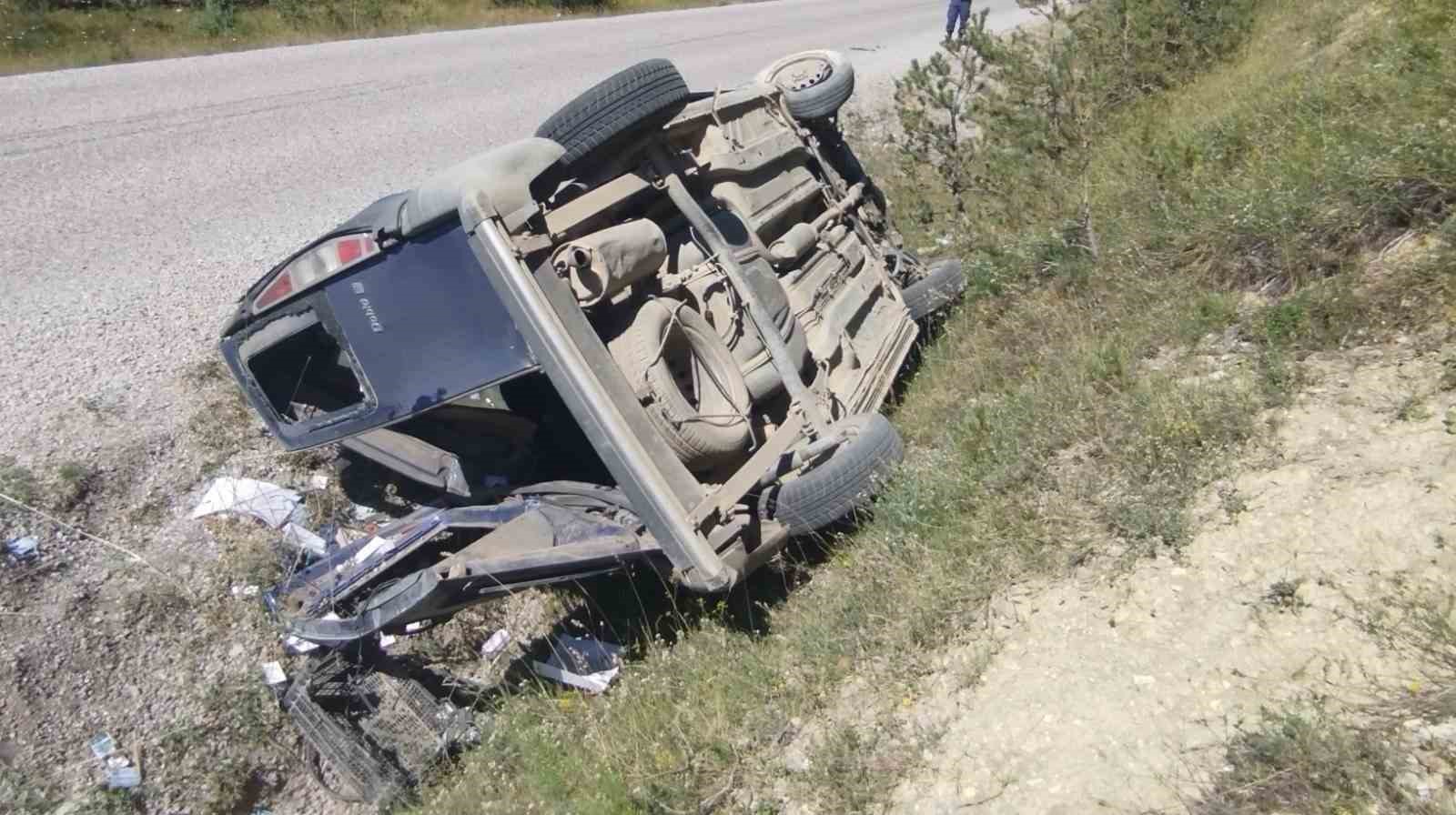 kastamonuda mucura kapilan arac sarampolde takla atti 2 yarali N3fn1aGu