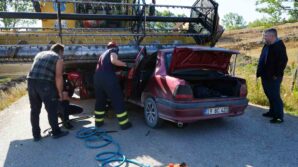 kastamonuda otomobil bicerdoverin altinda kaldi 1 olu vptqU3Lk