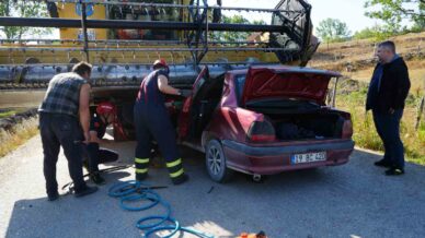 kastamonuda otomobil bicerdoverin altinda kaldi 1 olu vptqU3Lk