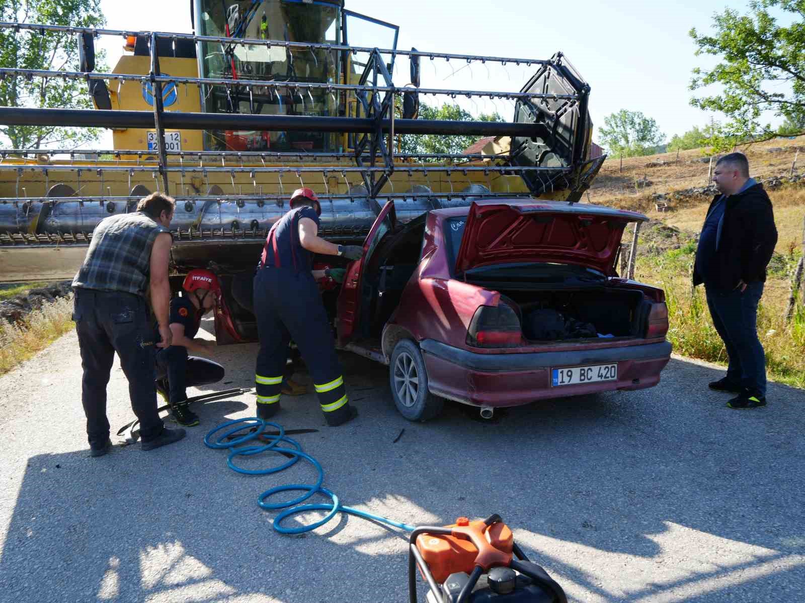 kastamonuda otomobil bicerdoverin altinda kaldi 1 olu vptqU3Lk