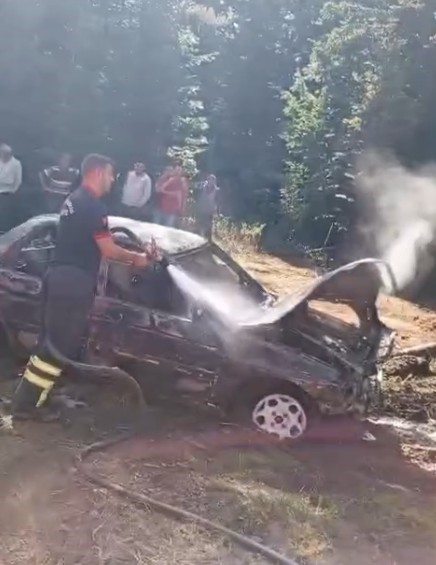 kastamonuda otomobilde cikan yangin ormana sicradi d5mQCGwq