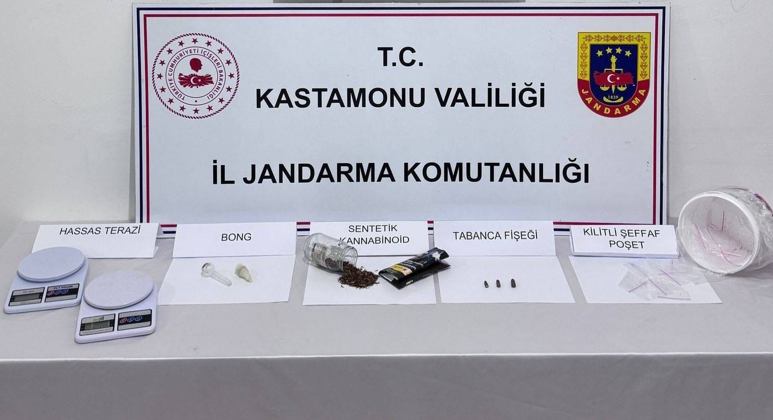 kastamonuda uyusturucu operasyonu 2 tutuklama Nk8ITjQq