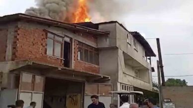 kastamonuda yildirim dusen evde yangin cikti vuWyfWYi