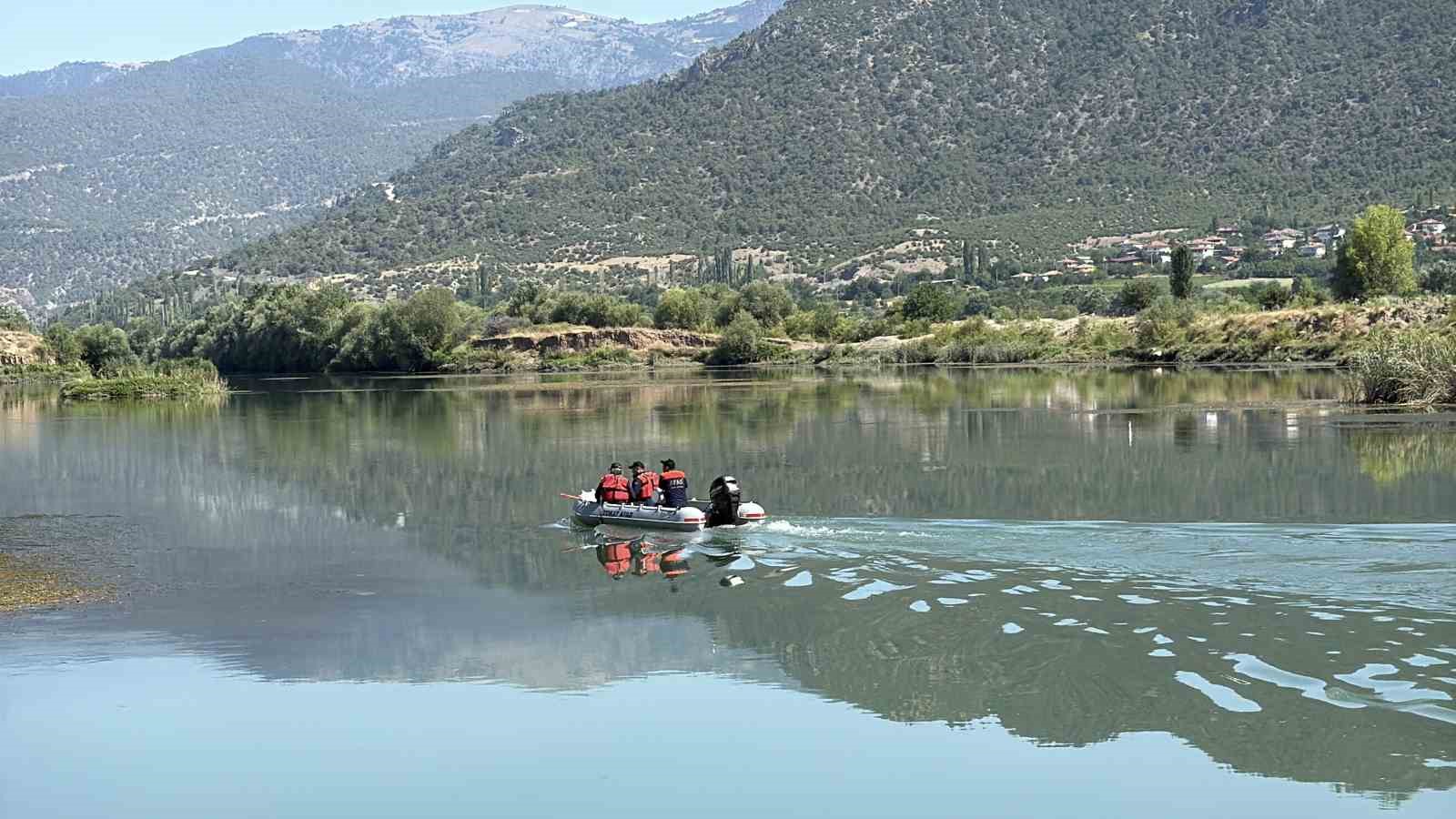 kelkit cayinda kaybolan genc kizi arama calismalari suruyor jn9Rz8FA