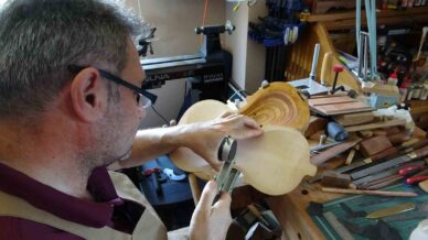 kemancilara kizip hobi olarak uretimine basladi simdi yurt disindan siparisler aliyor sXVrEJxG