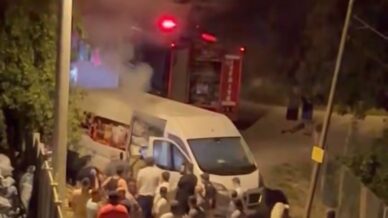 mangal komuru yuklu minibuste yangin a7S1MqBl