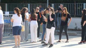 otel faciasindan esi ve cocuguyla birlikte kurtulan anne hayatta oldugumuz icin sukredemez haldeyiz 8qf6w7IK