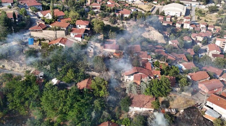 otluk alanda cikan yanginda 4 ev zarar gordu xD4cHv4Y