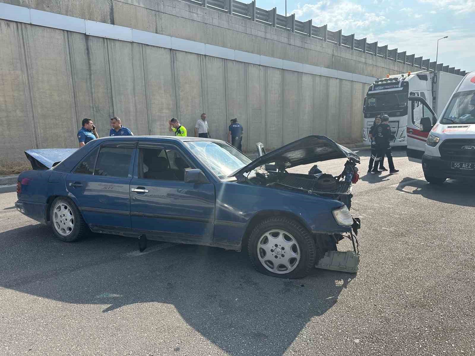 otomobil ile kamyon carpisti 5 yarali