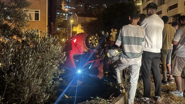 otomobil komurluge dustu surucu hafif yaralandi QqHLY62Z