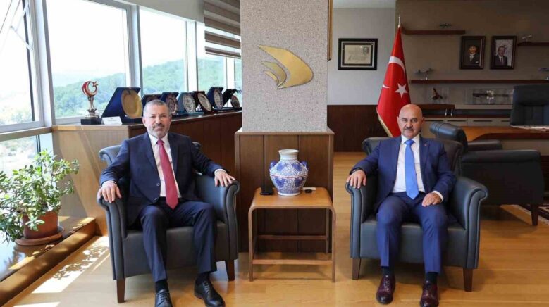 rektor kirisiktan duzce universitesine ziyaret 1zbhOKrj