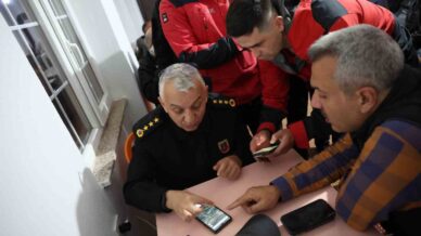 rize valisi baydas kaybolan jet ucagi icin calismalari yerinde takip ediyor zCMwnUJx