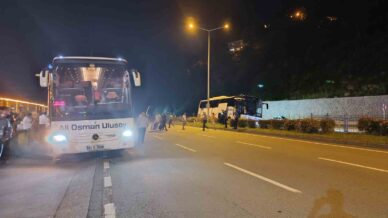 rizede yolcu otobusu kaza yapti iSXI52MX