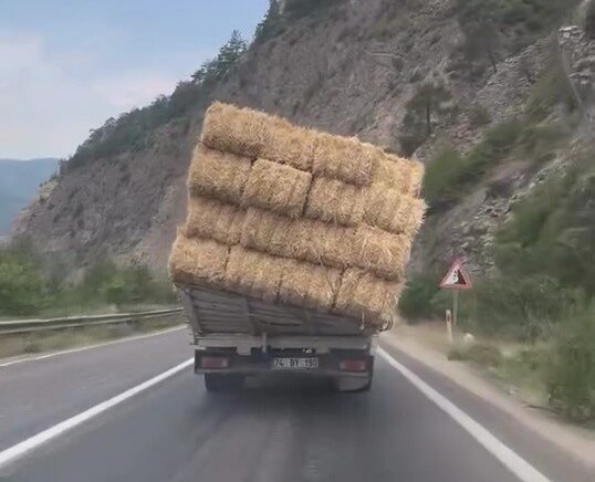 saman yuklu kamyonun tehlikeli yolculugu kamerada ildAZH6b