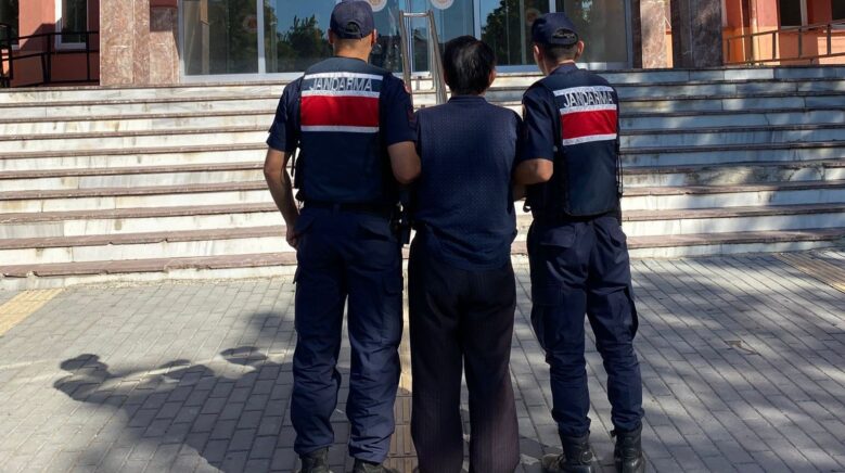 samsunda 9 yil 7 ay hapis cezasi ile aranan sahis jandarma tarafindan yakalandi ZkVGSMWd