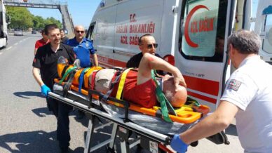 samsunda devrilen motosikletin surucusu yaralandi G4Vqr2aE