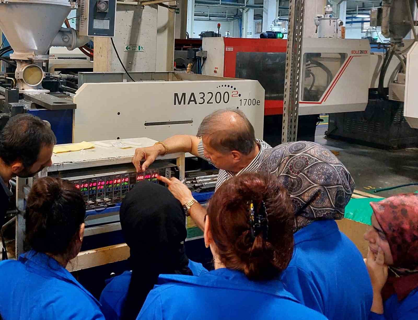 samsunlu kadinlar plastik enjeksiyon operatorlugu egitimini tamamladi