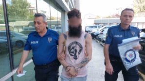 sevgilisinin akrabasini bicakladi u4GfA3v1