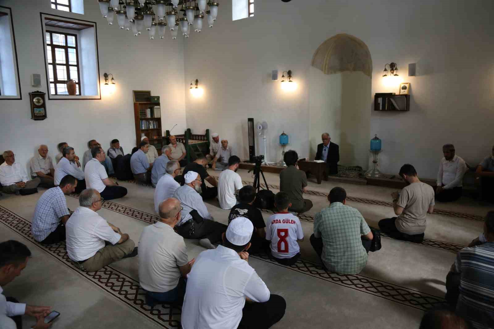 seyh ahmed siyahi ve seyh ahmed hicabi dualarla anildi uchTzJYG