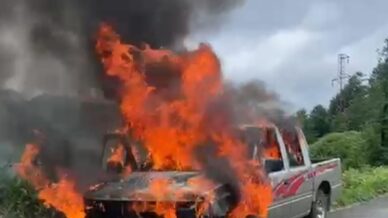 seyir halindeki arac alev topuna dondu F6q3WmF7