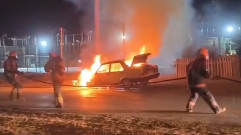 seyir halindeki tofas otomobil alev topuna dondu 1rlR8Ww5