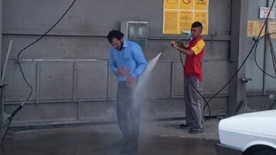 sicaktan bulanan tokatli oto yikamacida tazyikli suyla serinledi J62bXmWj