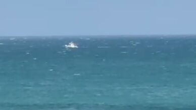 sinopta kano ile suruklendikleri denizin ortasinda mahsur kalan 2 genc kurtarildi Hc95fG1p