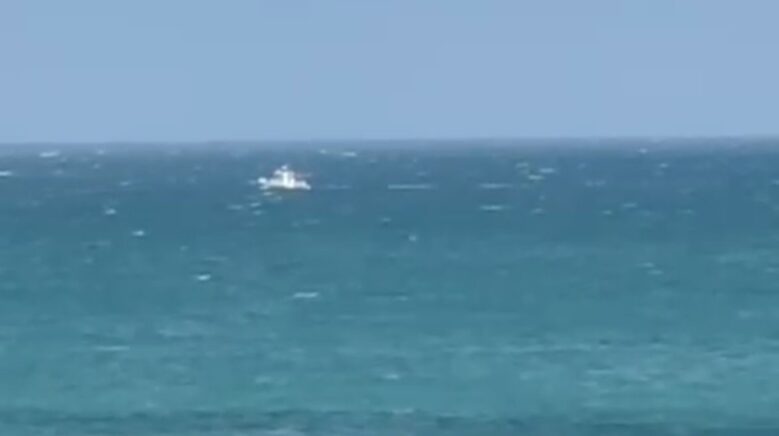 sinopta kano ile suruklendikleri denizin ortasinda mahsur kalan 2 genc kurtarildi Hc95fG1p