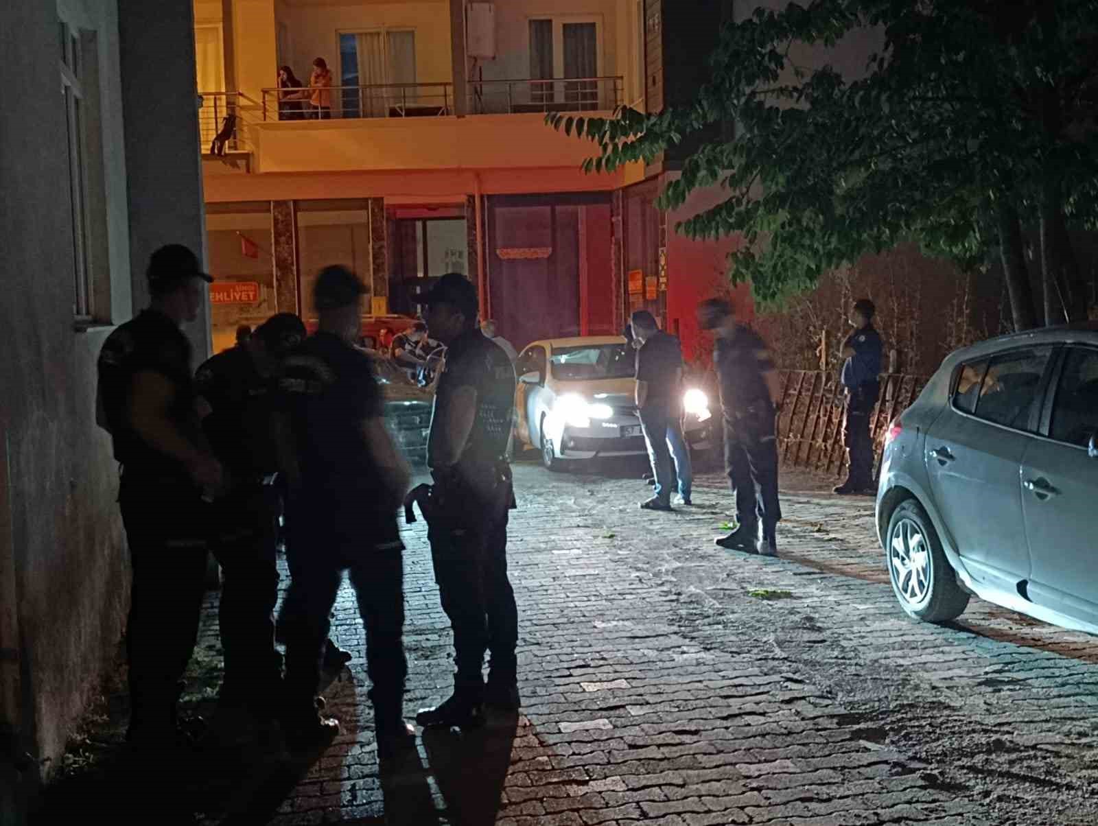 sinopta kiz meselesi yuzunden mustali kavga 1 yarali 6fvYkWzv