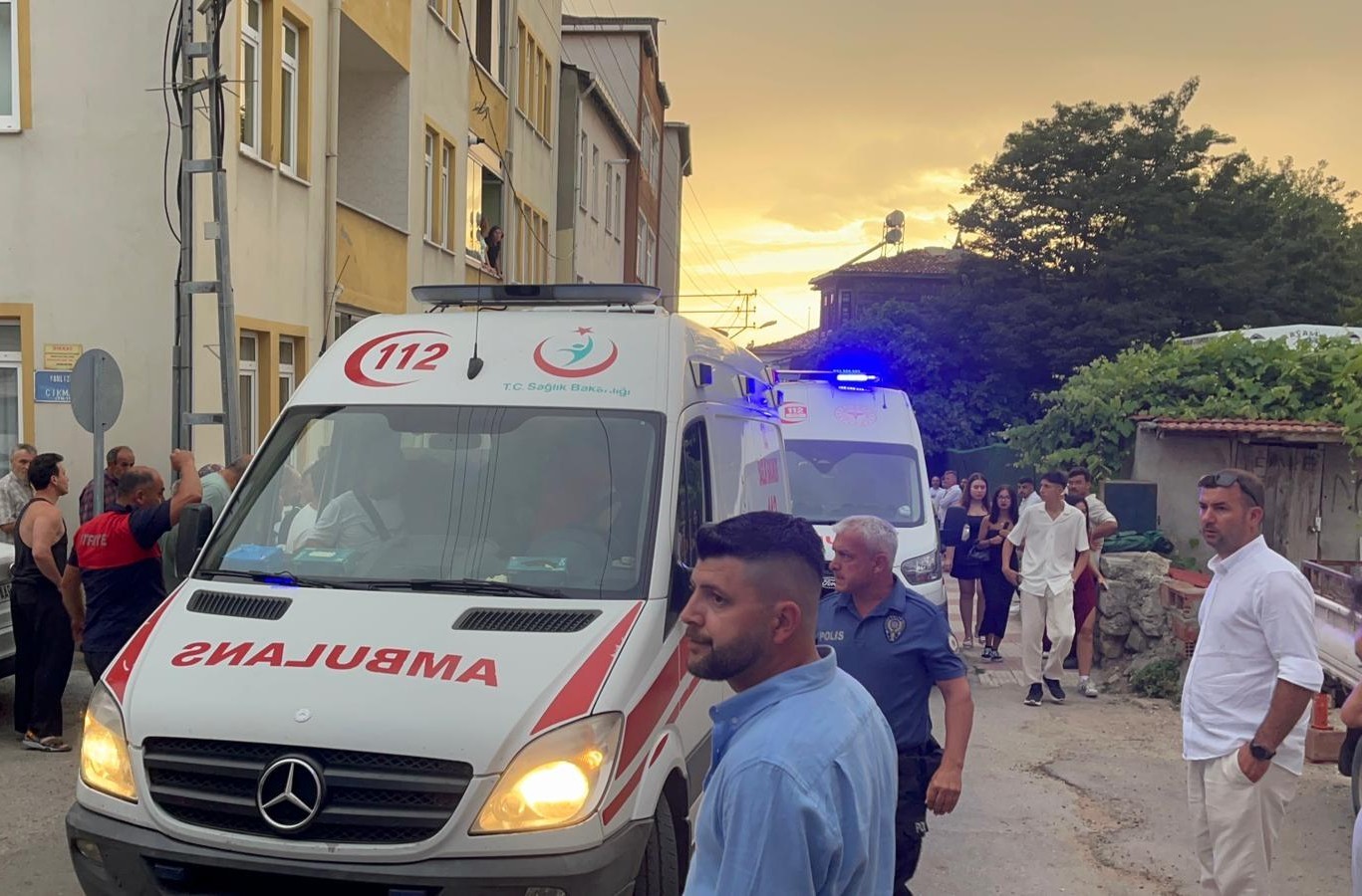sinopta trafikte bicakli kavga 1 olu lTjrwYvS